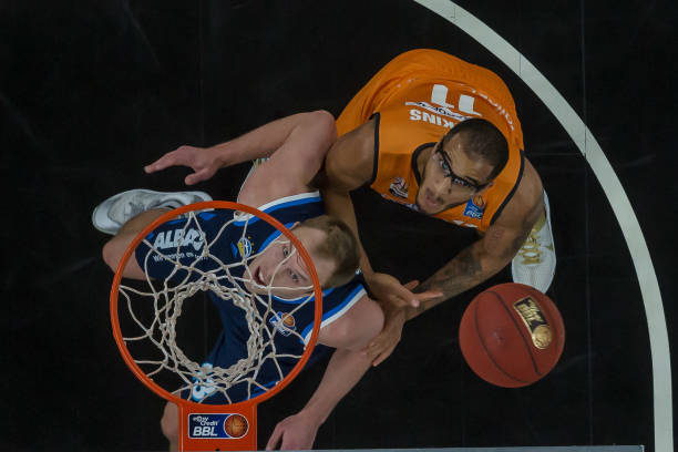 她们的攻击 她们的攻击